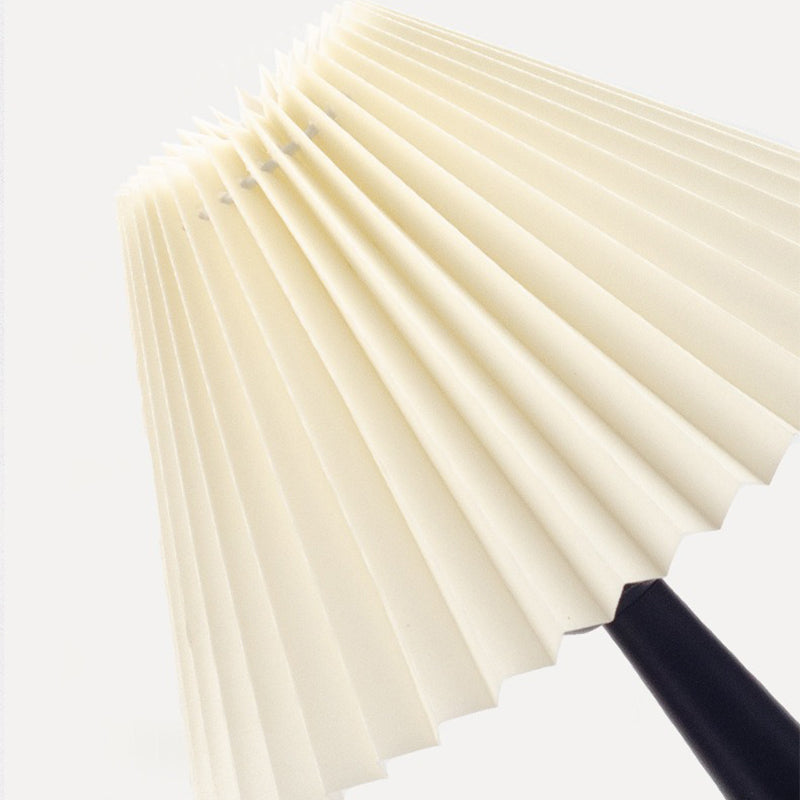 PleatGlow - Nordische Lampe