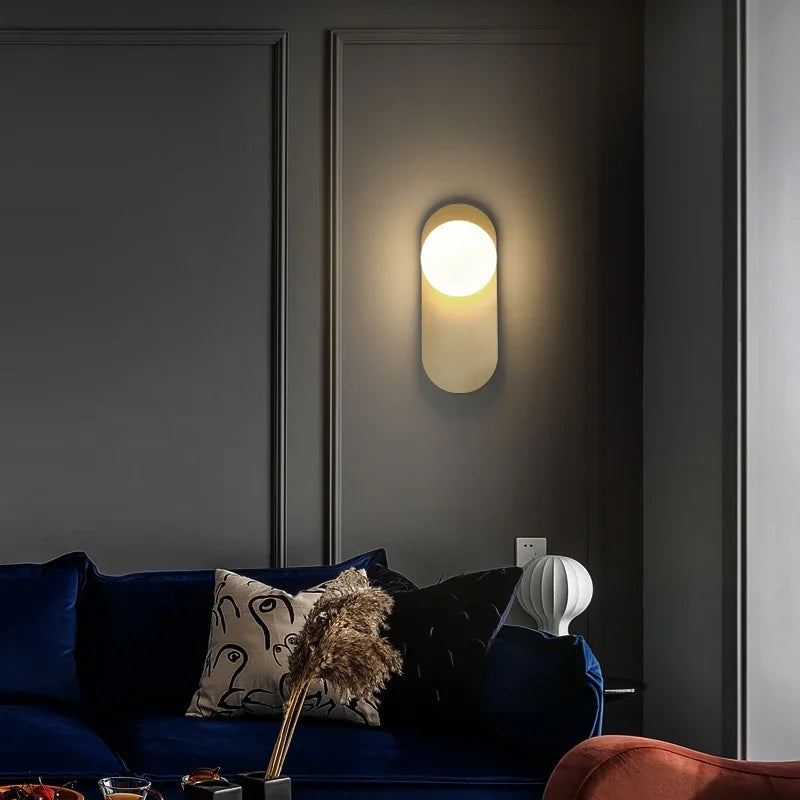 GildedGlimmer - Glaskugel Moderne Led Wandlampe