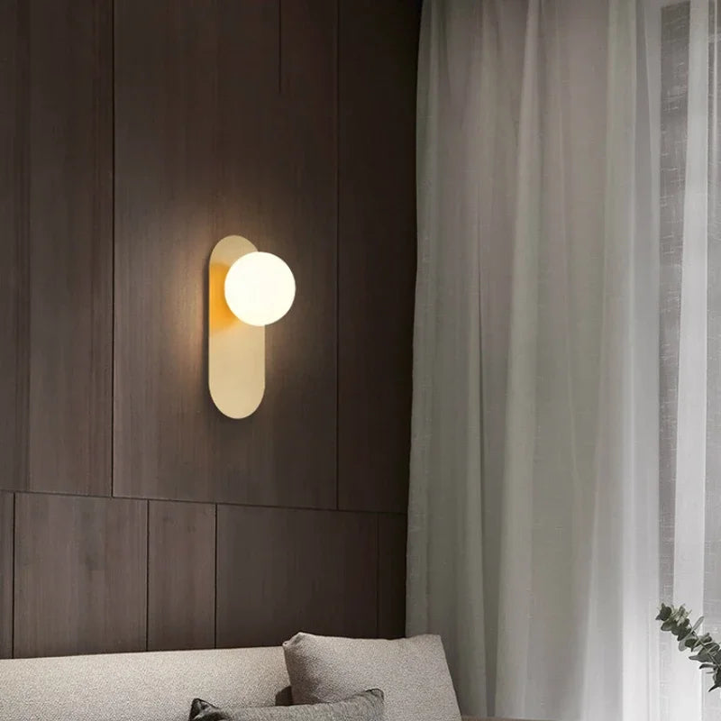 GildedGlimmer - Glaskugel Moderne Led Wandlampe